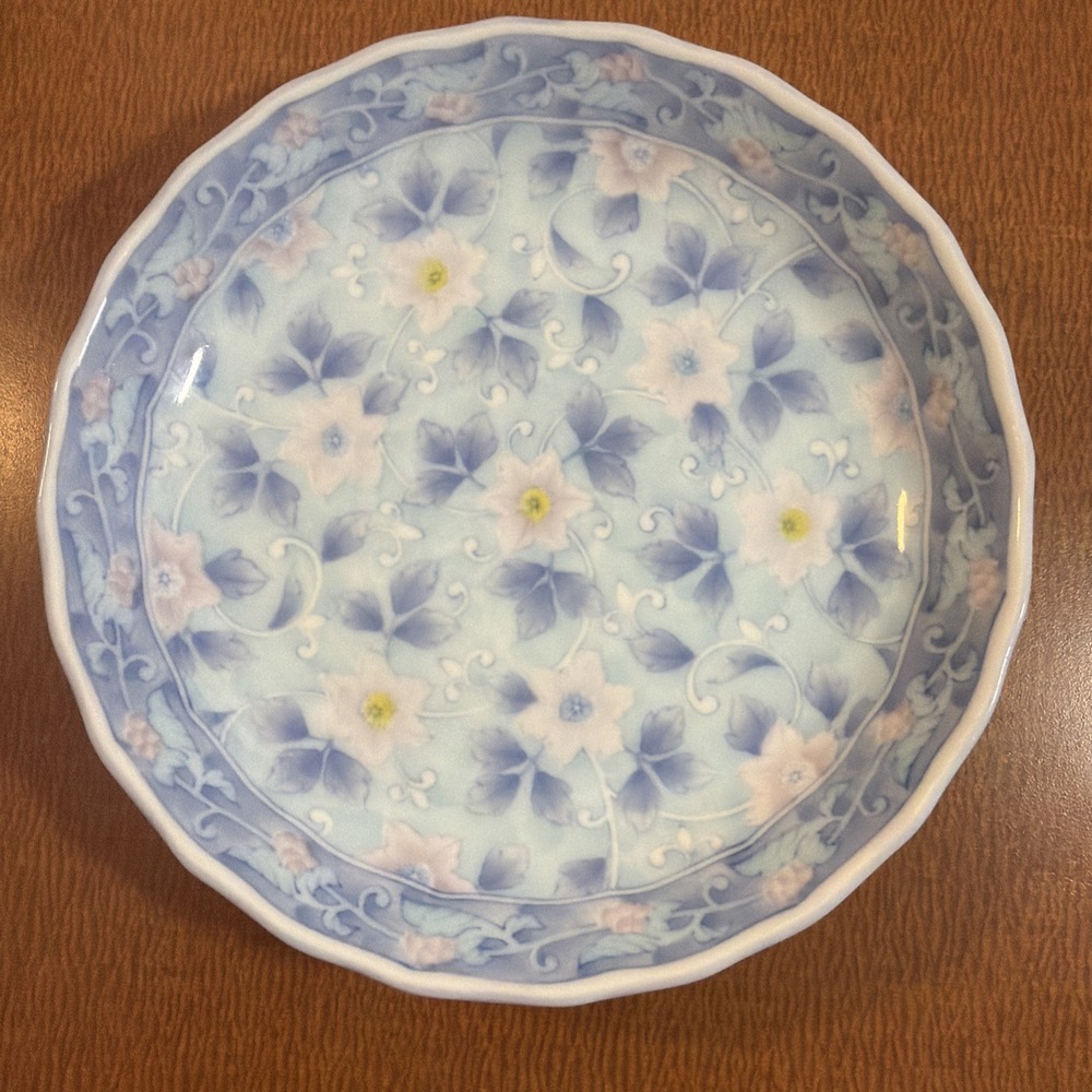 Porcelain Japanese Bowl Blue With Pink Flowers Glossy 6.5" Decorative Exc. Cond.